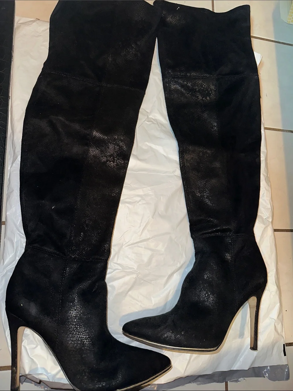 Guess elegant black